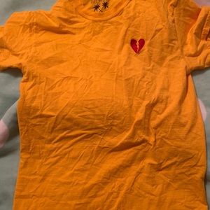 Broken heart tee